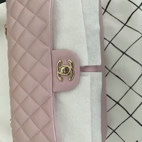 SOLD!!! CHANEL MEDIUM CLASSIC FLAP - Picture 3 of 12